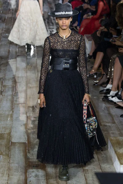 Look 70